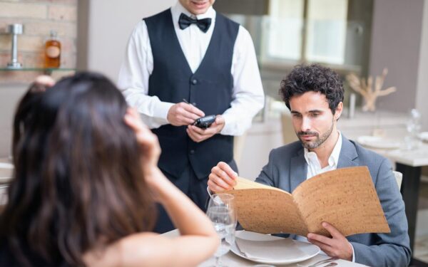 Gostinska oprema v restavraciji