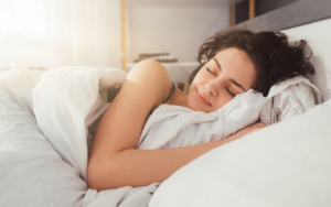 Kako lahko klimatska naprava vpliva na boljšo kakovost vašega spanca?