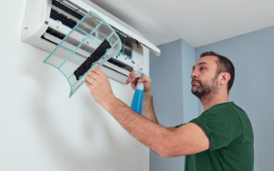 Kako ustrezno pripraviti klimatsko napravo na zimsko sezono?