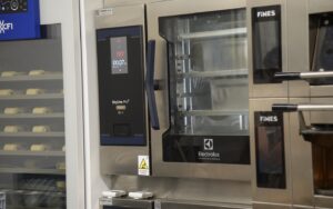 Pametna oprema za gostinstvo: nepogrešljive konvekcijske pečice