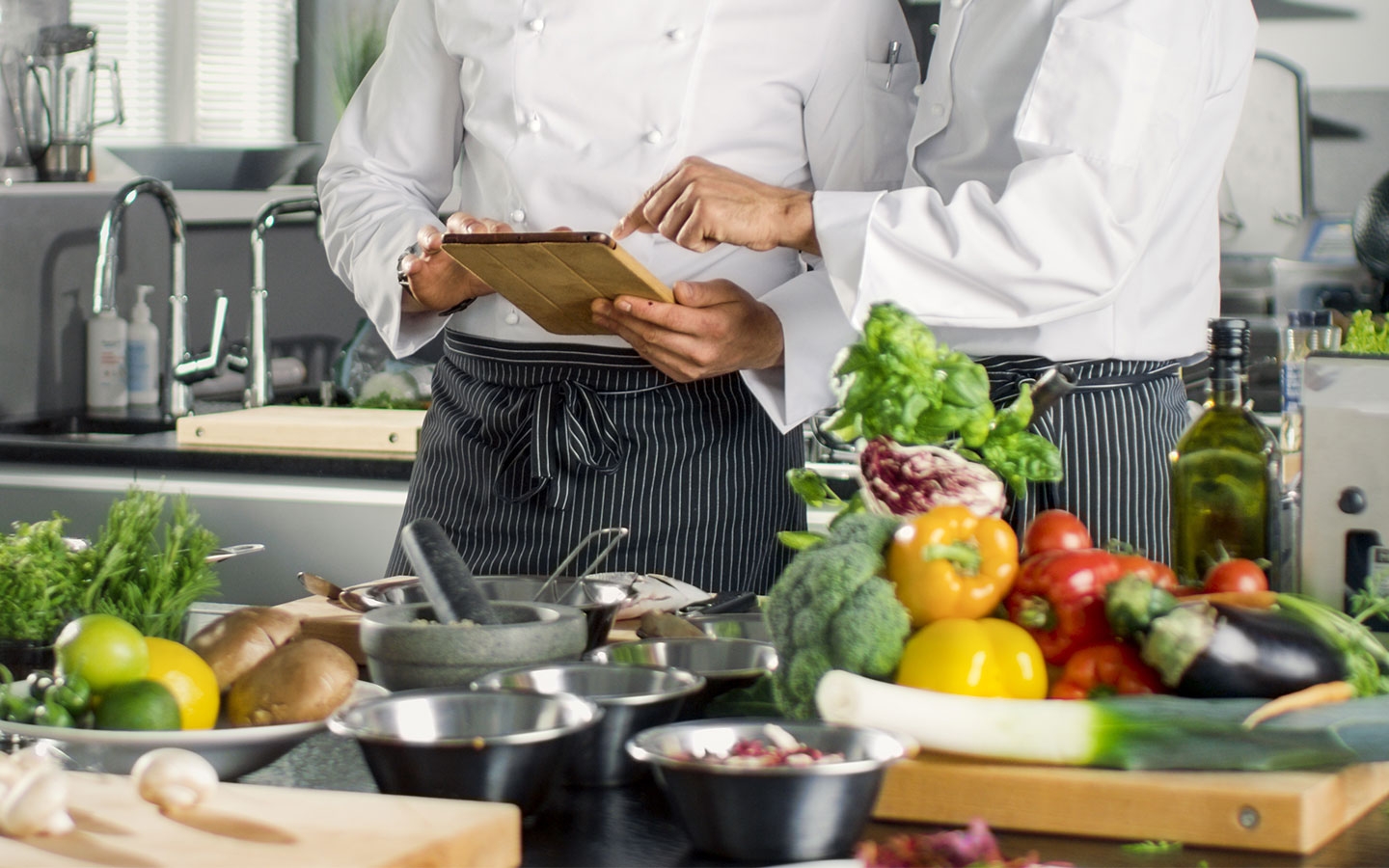 Preverjena strategija varcevanja s stroski v profesionalni kuhinji